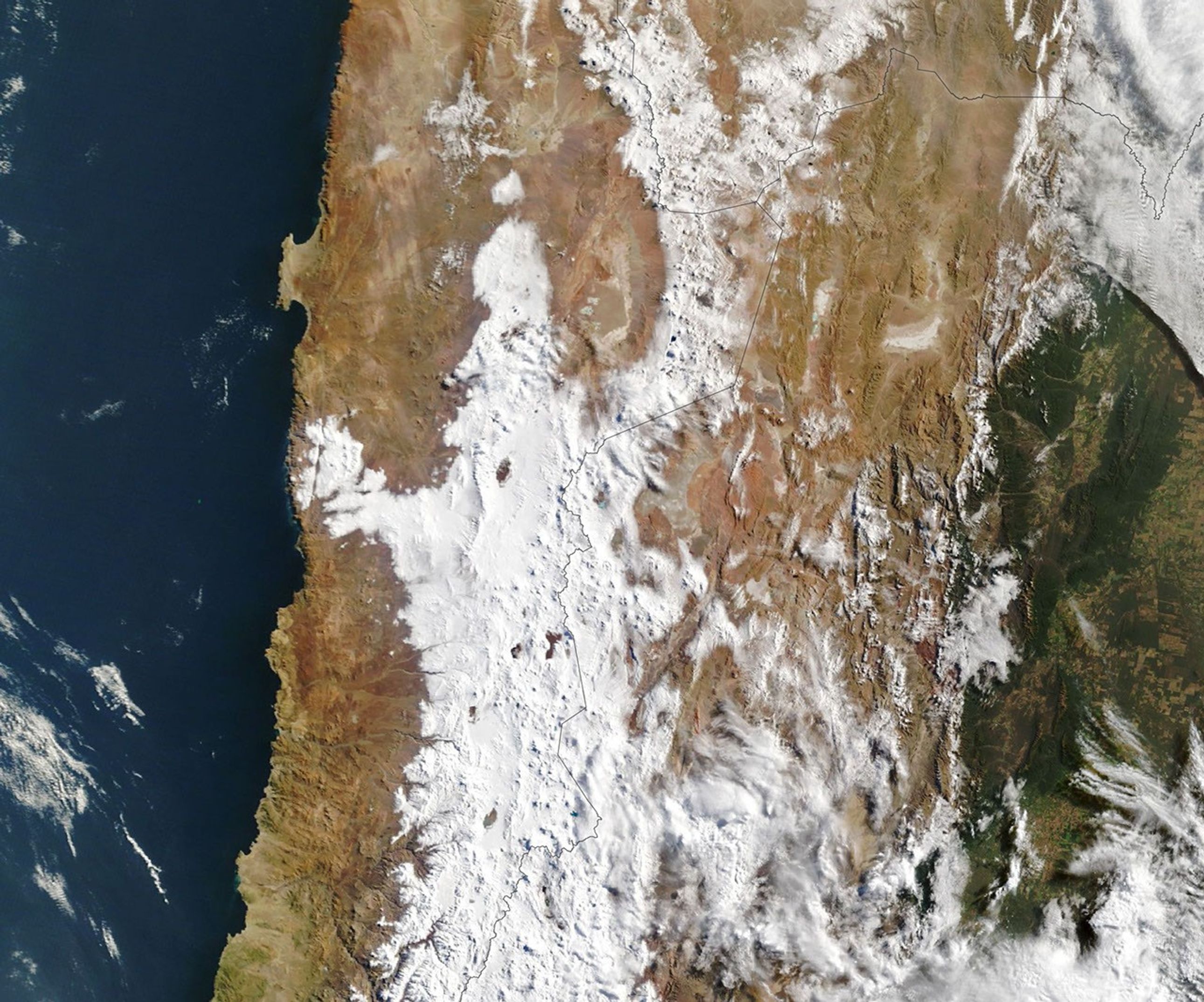 世界最乾燥的地方之一也會下大雪？Landsat 與 MODIS 如何看見 Atacama Desert 的極端事件
